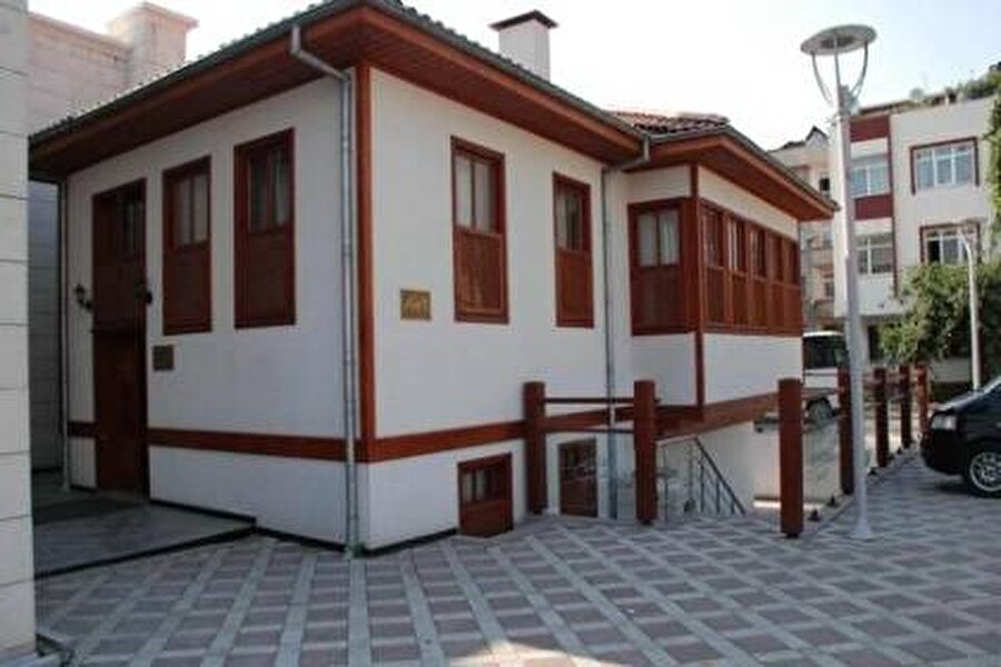 İstiklal Marşı'nın yazıldığı ev böyle görüntülendi.