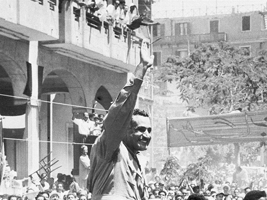 Cemal Abdunnasır, Haziran 1956'da kabul edilen yeni anayasayla birlikte Mısır'ın tek hakimi durumuna gelmişti.