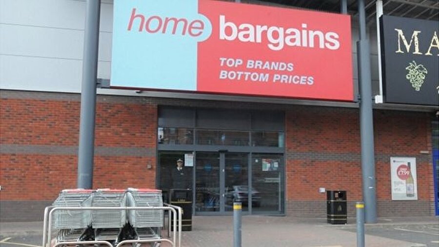 Korkunç saldırı Worcester şehrindeki 'Home Bargains' mağazasında gerçekleşti.