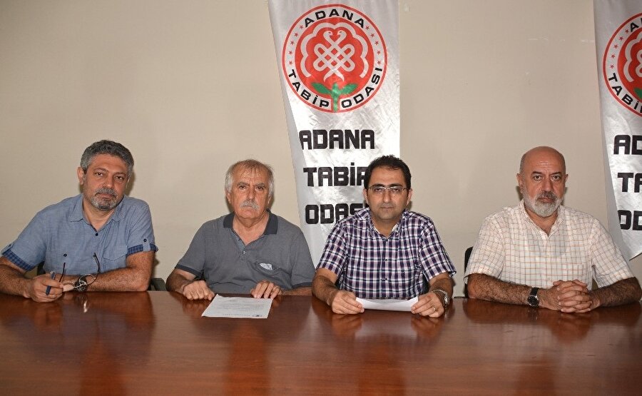 dana Tabip Odası Başkanı Prof. Dr. Ahmet Hilal ve yönetim kurulu üyesi Dr. Muhsin İnal, SES Adana Şube Başkanı Muzaffer Yüksel ile Dr. Yaşar Ulutaş darp edilen doktorla ilgili açıklama yaptı.