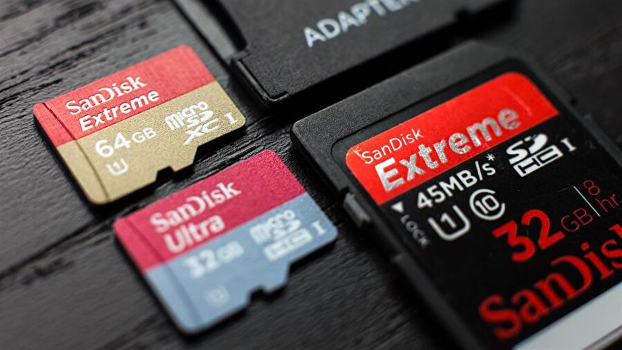 microSD hafıza kartıyla depolama alanı hızlı ve kolay şekilde artırılabiliyor. 