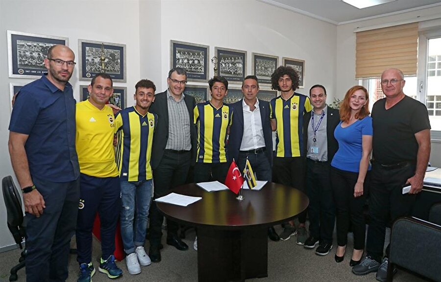 Burak Albayrak, Mahsun Çapkan ve Muhammed Gümüşkaya ile profesyonel sözleşme imzalandı.