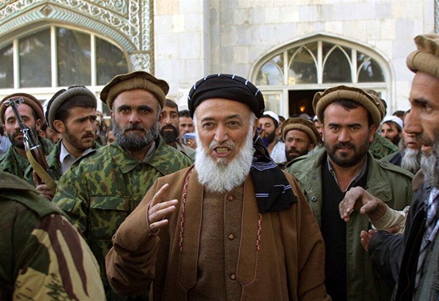 Kuzey İttifakı'nın liderliğini, 1992-1996 arasında Afganistan cumhurbaşkanlığı yapan Burhaneddin Rabbani yürütüyordu.