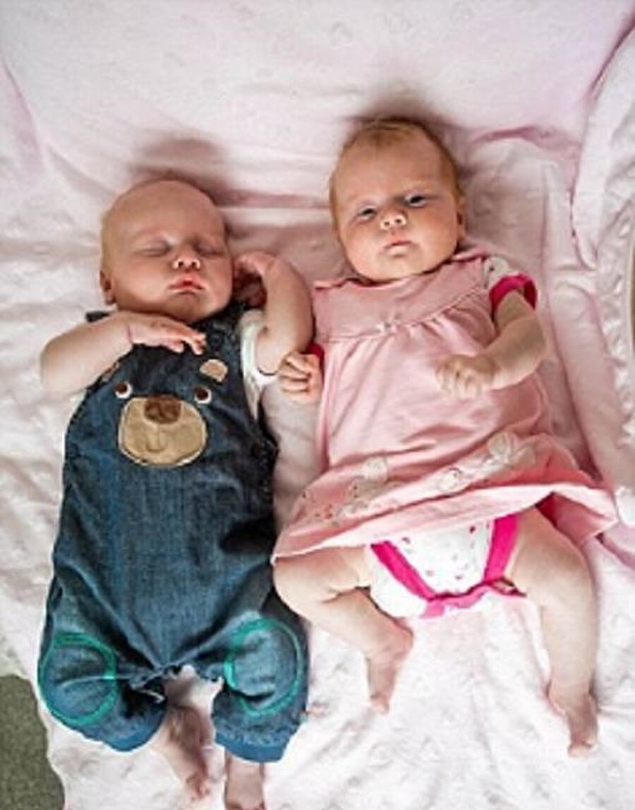 Ashwood'un ikiz bebekleri