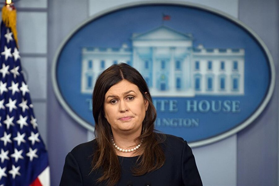 Beyaz Saray Sözcüsü Sarah Sanders, Türkiye'de yargılanmasına devam edilen Amerikalı Papaz Andrew Brunson'ın serbest bırakılmamasını gerekçe göstererek Adalet Bakanı Abdulhamit Gül ile İçişleri Bakanı Süleyman Soylu'ya ABD'nin yaptırım getireceğini açıklamıştı.