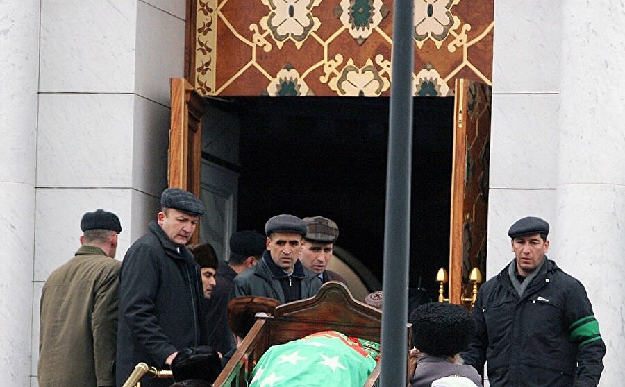 Saparmurat Niyazov, 21 Aralık 2006 günü geçirdiği kalp krizi sebebiyle hayatını kaybetti.