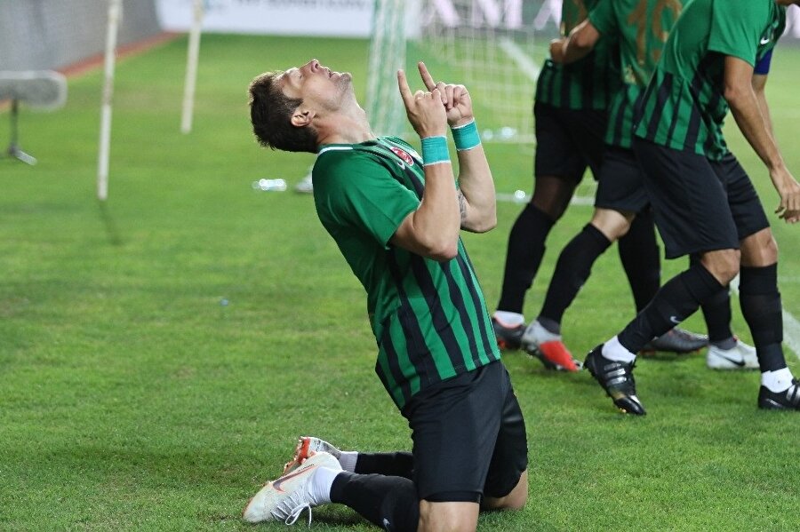 Akhisarspor'da Seleznyov maçın adamı seçildi.