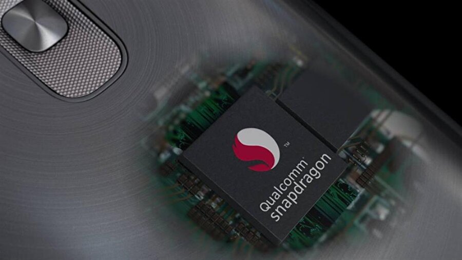 Qualcomm Snapdragon 670, geçen sene tanıtılan Snapdragon 660'in yerine geçiyor ve önümüzdeki dönemlerde orta seviye akıllı telefonlarda kendisini iyiden iyiye göstermesi bekleniyor. 