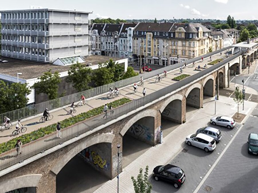 Hamm şehrinden Duisburg’a kadar 101 kilometrelik bisiklet yolu yapılıyor. Bisiklet yolu üzerinde konaklama tesislerinin de olacağı belirtiliyor.