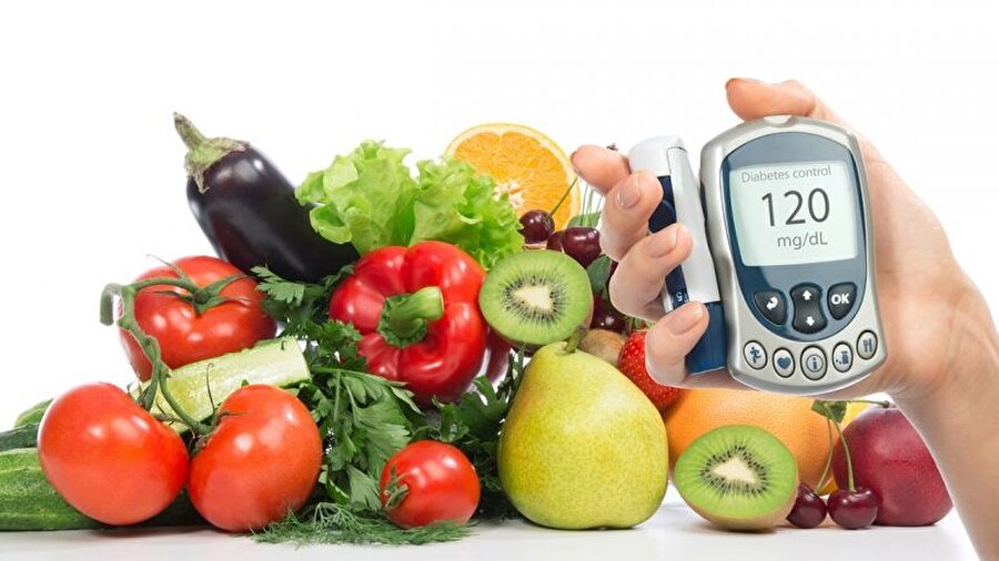Diyabet hastalarının sağlıklı beslenmesi, vücuttaki şeker oranını dengede tutmaları açısından önemlidir.