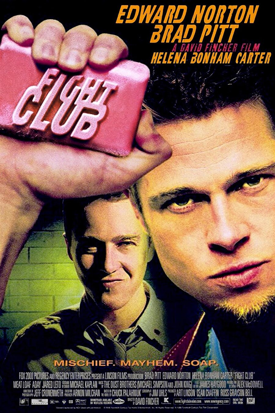 Dövüş Kulübü, Chuck Palahniuk tarafından yazılmış olan aynı isimli roman üzerinden çekilen kült filmdir. 1999 yapımı olan film, David Fincher tarafından yönetilmiştir ve başrollerde Brad Pitt, Edward Norton ve Helena Bonham Carter rol almıştır