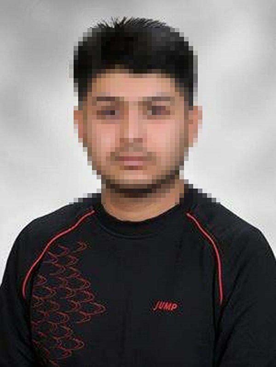 Eşkali belirlenen S.D., yaklaşık 1 saat sonra Cumhuriyet Meydanı’nda bulunan çay bahçesinde Cinayet Büro ekipleri tarafından çay içerken yakalandı.