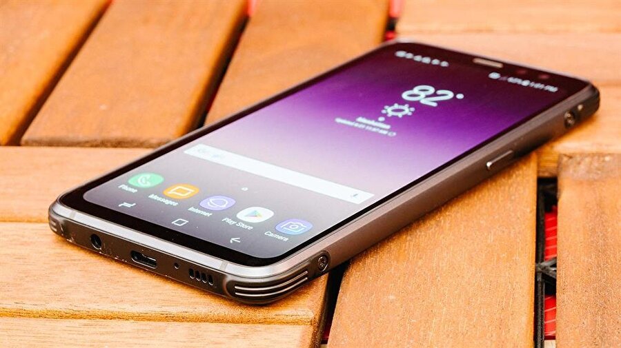 Samsung Galaxy S8 Active, özellikle fiziksel dayanıklılık ve büyük bataryayla ön plana çıkıyor. 