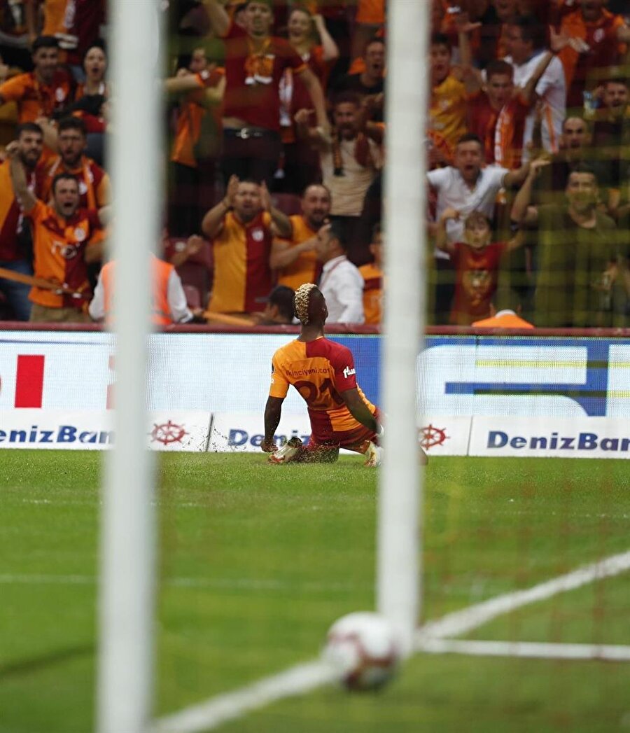 Henry Onyekuru, Galatasaray formasıyla Süper Lig'deki ilk golünü attı.