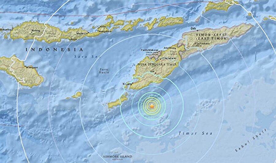 Depremin 10 kilometre derinlikte meydana geldiği öğrenildi.
