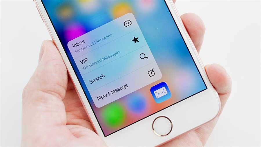 Apple 3D Touch ile alt seçenekler üzerinden uygulamalara yönelik ek özellikler sunuyor.