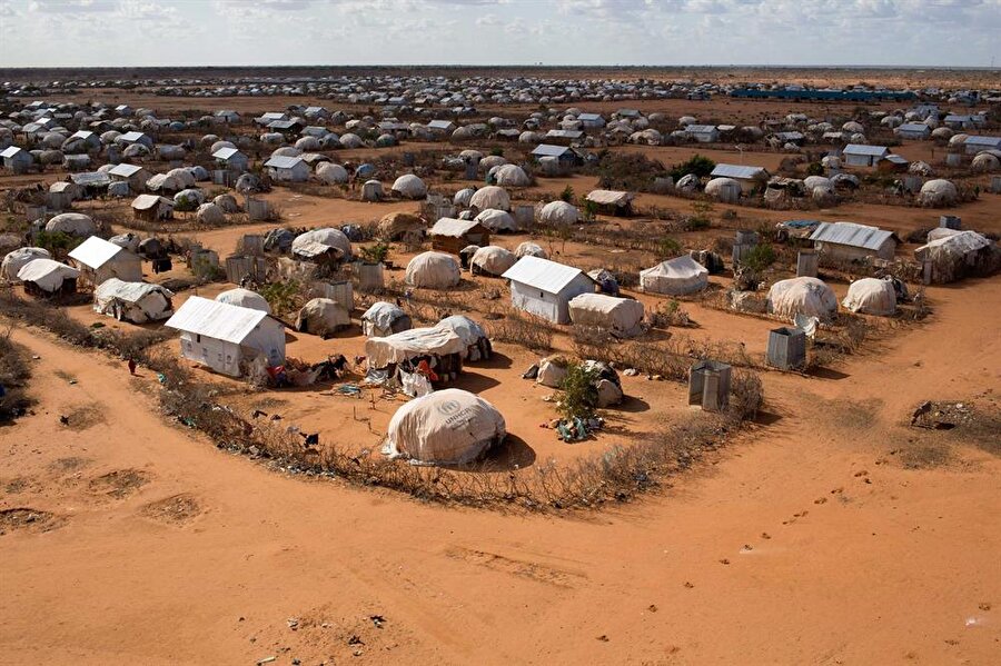 İfo mülteci kampı, Somali iç savaşından sonra Kenya'ya kaçan mültecilerin yaşam ihtiyacını karşılamak için kuruldu.