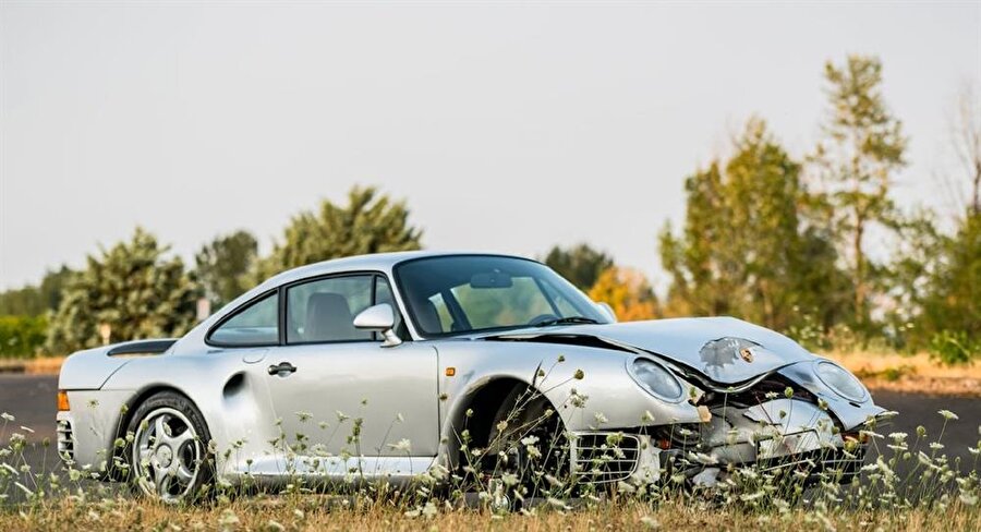 Perte çıkmış haline rağmen yarım milyonluk değeriyle dikkat çeken Porsche 959, döneminin en efsanevi otomobillerinden biriydi. 
