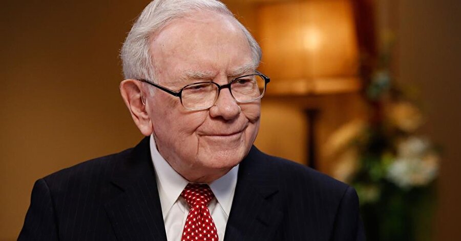 Warren Buffett, uzunca bir süre dünyanın en zengin insanları listesinde zirvede yer aldı. 