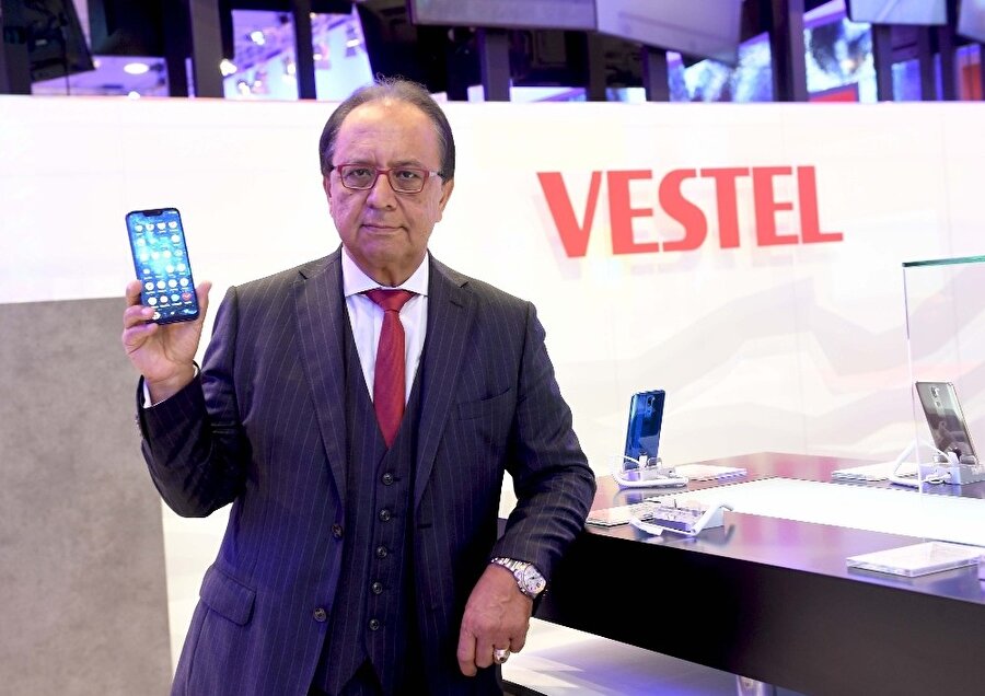 Vestel Şirketler Grubu İcra Kurulu Başkanı Turan Erdoğan da IFA 2018'de Venüs Z30'u tanıtanlar arasındaydı. 