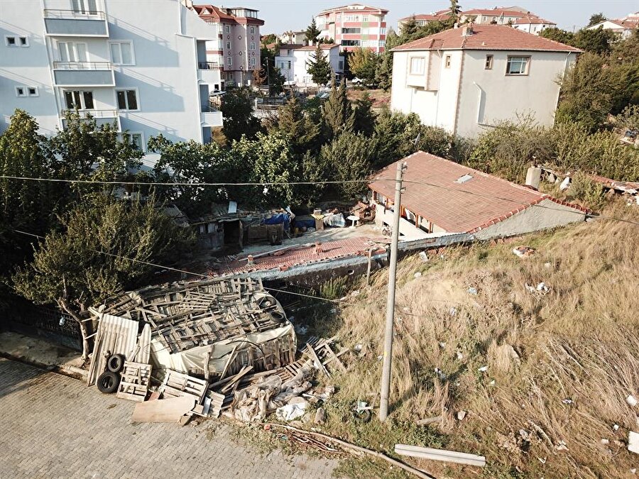 Silivri'de Balaban ve Sancaktepe mahalleleri şarbon şüphesi nedeniyle karantina altına alındı. 