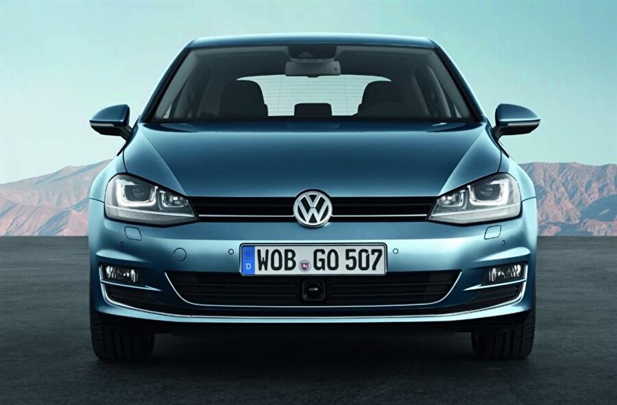 Volkswagen'in dizel araçları testlerde kandırdığı yazılımın aynı şekilde benzinli araçlar için de kullanılabilmiş olacağı iddia ediliyor. 