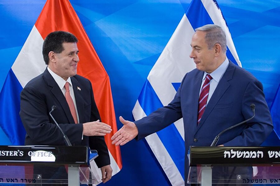 Paraguay'ın önceki Devlet Başkanı Horacio Cartes, İsrail Başbakanı Benyamin Netanyahu ile oldukça yakın ilişkilere sahipti.