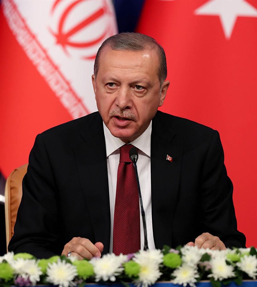 Cumhurbaşkanı Recep Tayyip Erdoğan, yaptığı konuşmada Türkiye'nin Suriye konusunda insani duyarlılığı her zaman birinci planda tuttuğunu bir kez daha vurguladı. (Fotoğraf: AA - Kayhan Özer)