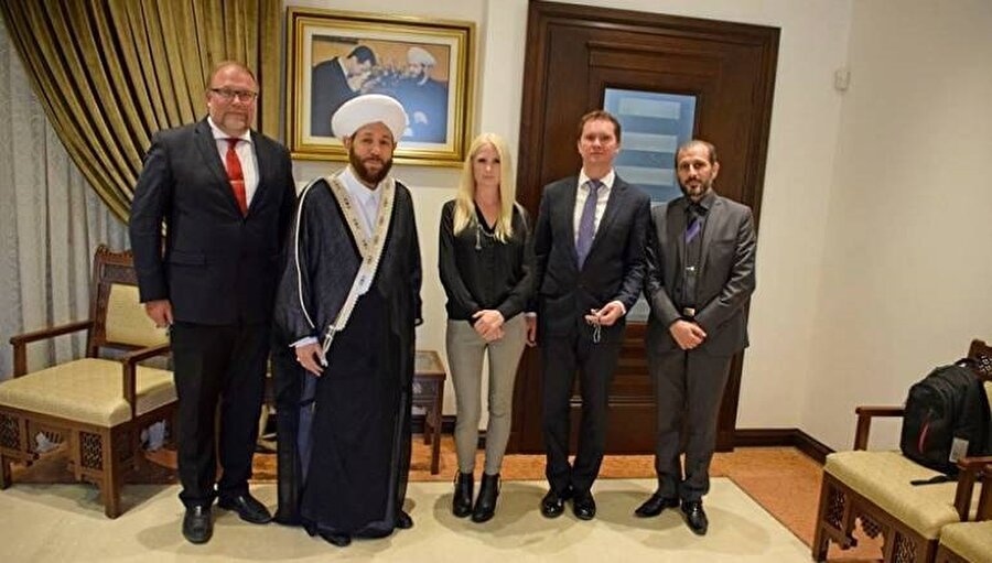 İsveç heyeti, Müftü Hassûn'la görüşmeden bir de fotoğraf paylaştı.