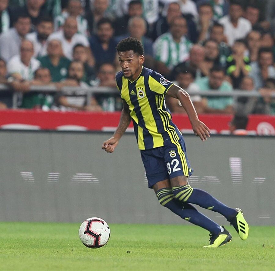 Jailson, Konyaspor karşısında Fenerbahçe'yle ilk maçına çıktı.