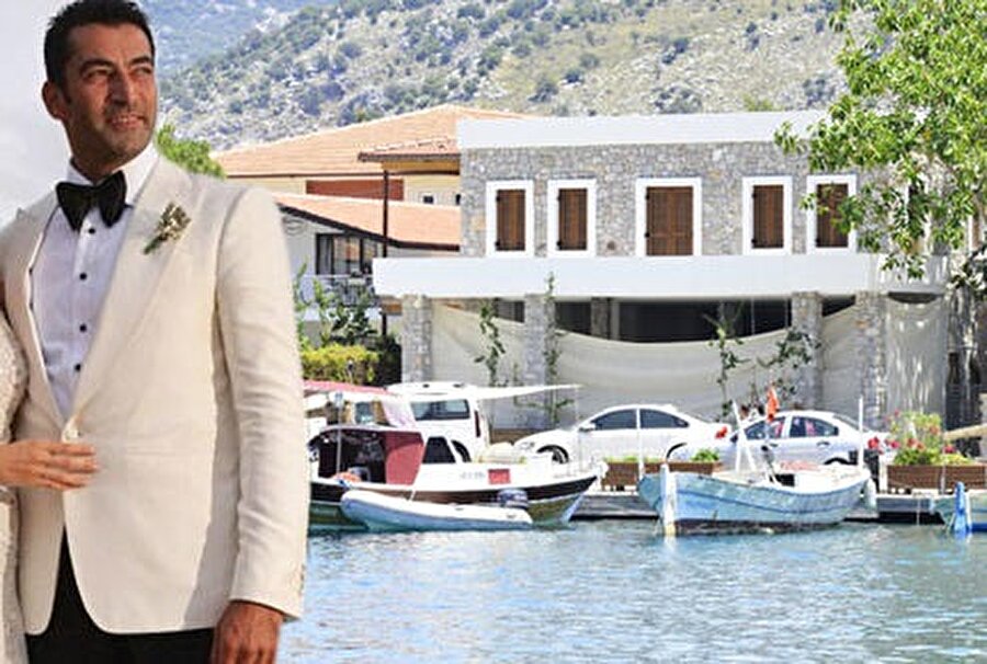 Yaz tatillerini teknede geçiren ünlü oyuncunun yeni tercihi taş evler oldu.