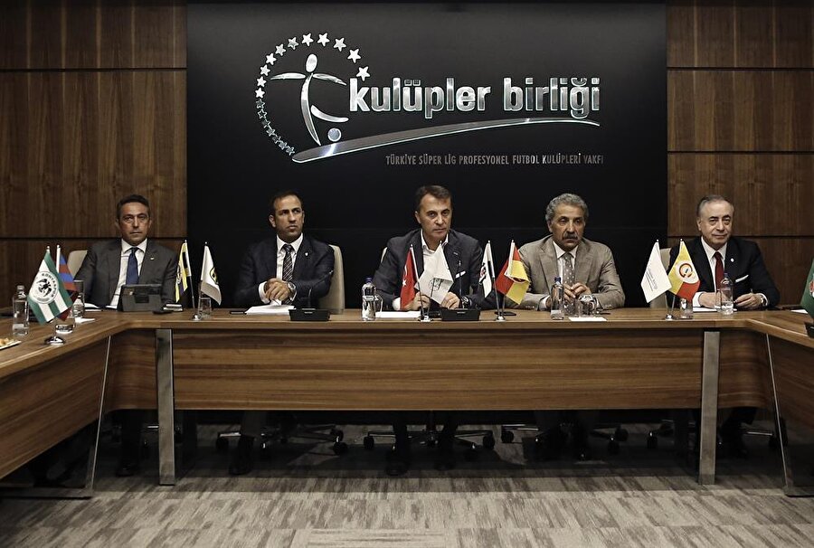 İstanbul devlerinin başkanları son gerçekleştirilen Kulüpler Birliği toplantısında oldukça samimi bir görüntü vermişti.