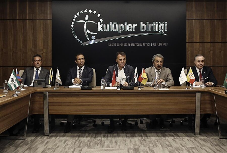 İstanbul devlerinin başkanları son gerçekleştirilen Kulüpler Birliği toplantısında oldukça samimi bir görüntü vermişti.