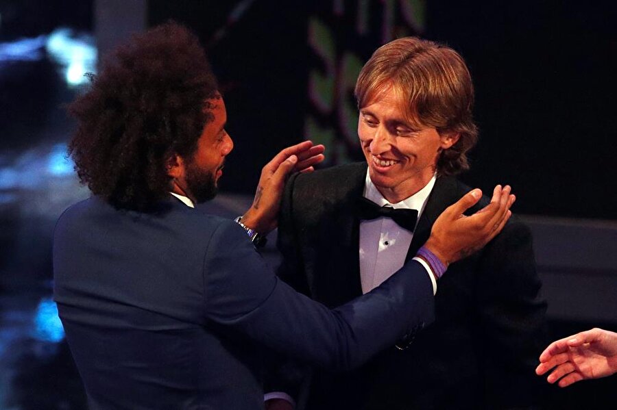 Luka Modric'i ilk kutlayan ilk isim takım arkadaşı Marcelo oldu.