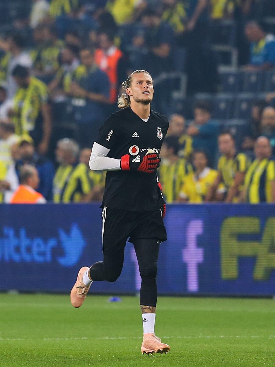 Loris Karius, dün akşam Fenerbahçe ile oynanan maçta Türkiye'de ilk defa derbiye çıktı.