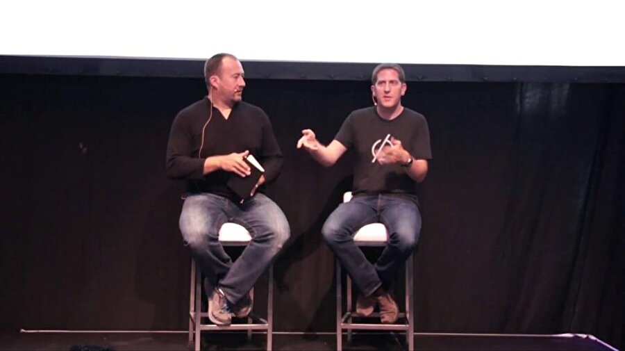 Facebook Güvenlik Sorumluları Guy Rosen ve Alistair Croll, Güvenlik Konferansı'nda açıklamalarda bulunuyor.