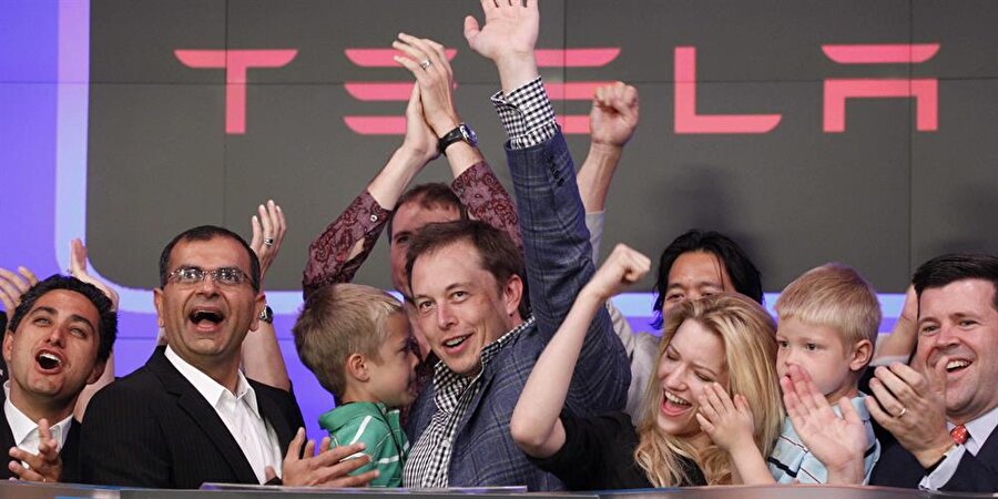 Tesla yönetim kurulu üyeleri, Elon Musk ile iş dışında da vakit geçirerek 'arkadaşlık ortamını' inşa etmeyi başarmıştı. Bu istifa sonrası, takım çalışmasının etkilenip etkilenmeyeceğini zaman gösterecek. 