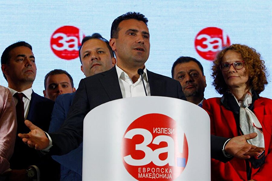 Referandum sayımları bitmeden açıklama yapan Makedonya başbakanı Zaron Zaev, yetersiz katılım olmasına rağmen siyasilerin sandıktan çıkan sonucu bir mesaj olarak algılamaları gerektiğini ifade etti.