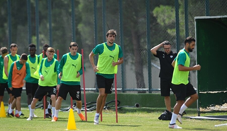 Bursaspor, ligin 8'inci haftasında evinde oynayacağı MKE Ankaragücü maçının hazırlıklarını sürdürdü.