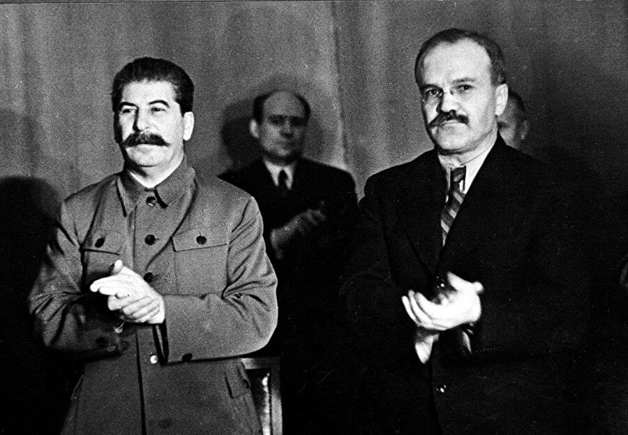 Vyacheslav Mikhailovich Molotov, Stalin'le birlikte.