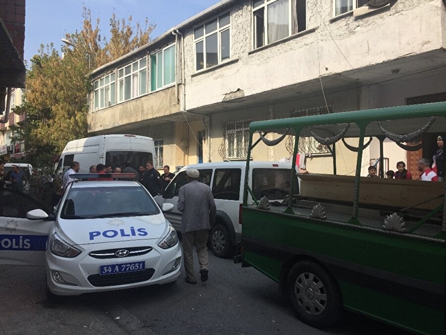 Polis, eşini feci şekilde öldürerek kaçan Adil D.’yi yakalamak için çalışma başlattı.