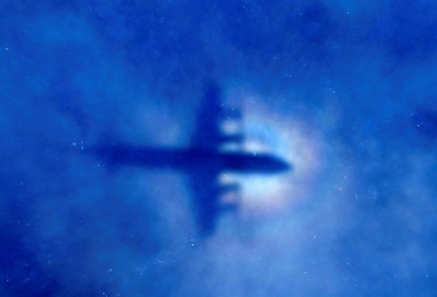 Bugüne kadar kaybolan uçağa ait olduğu düşünülen birçok iddia ortaya atıldı.