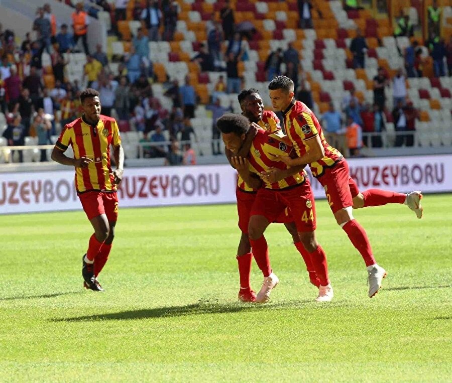Sivasspor, Evkur Yeni Malatya deplasmanında bulduğu golleri böyle kutladı.