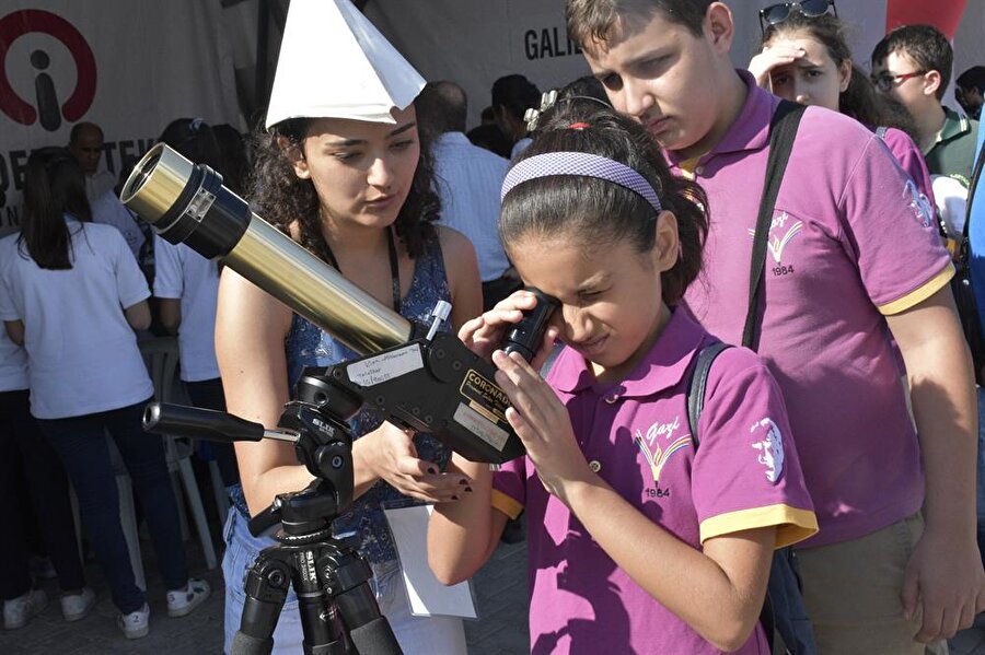 TeknoUzay etkinliği kapsamında çocukların uzay bilgi ve merakları da pekiştirilmiş oldu. 