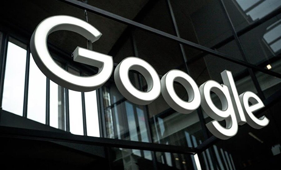 Google, Pentagon ve birçok büyük kurumla yaptığı anlaşmaları ABD'deki merkez binasında yönlendiriyor. 