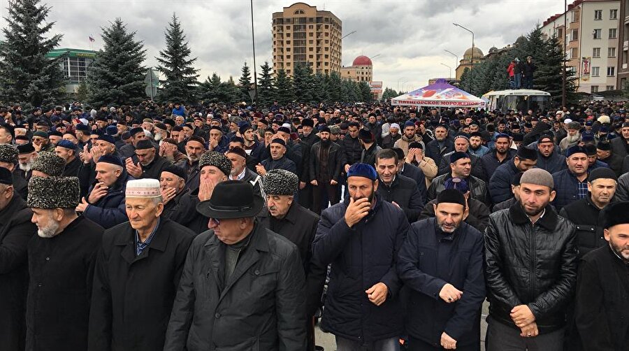 Cumhurbaşkanı Yunusbek Yevkurov, imzalanan anlaşma sonrası düzenlenen protesto gösterilerinin odağındaki isimdi.