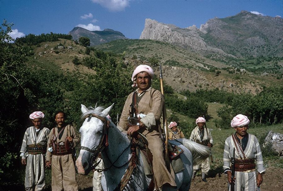 Mustafa Barzani, Mahabad ordusunun başındaki isimdi.