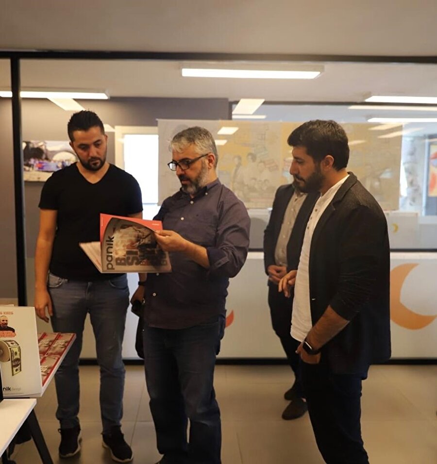 Gazeteciler Erem Şentürk ve Ersin Çelik, Mardinli gençlerle bir araya gelip sohbet ettiler
