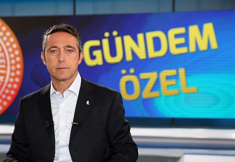 Başkan Ali Koç, kulüp televizyonunda açıklamalarda bulunurken.