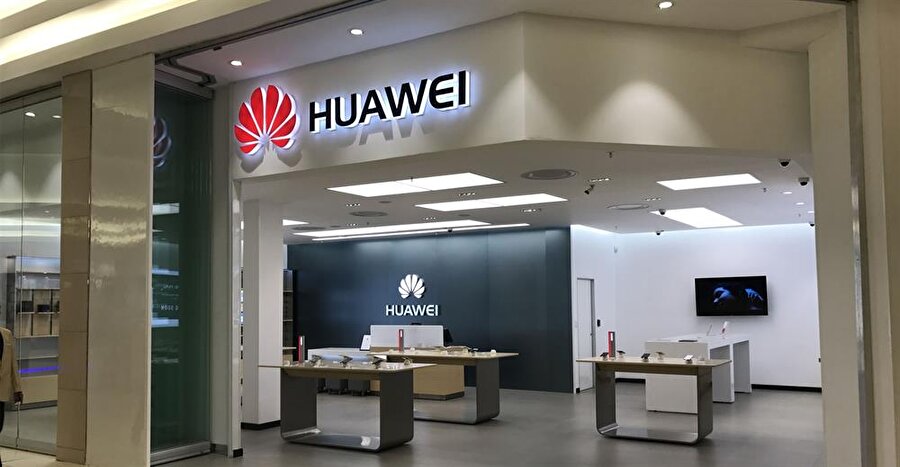 Huawei, birçok farklı ülkedeki mağazaları ve mağazalarındaki ürünleriyle teknoloji tutkunları için iyi bir alternatif oluşturmayı başarıyor. 